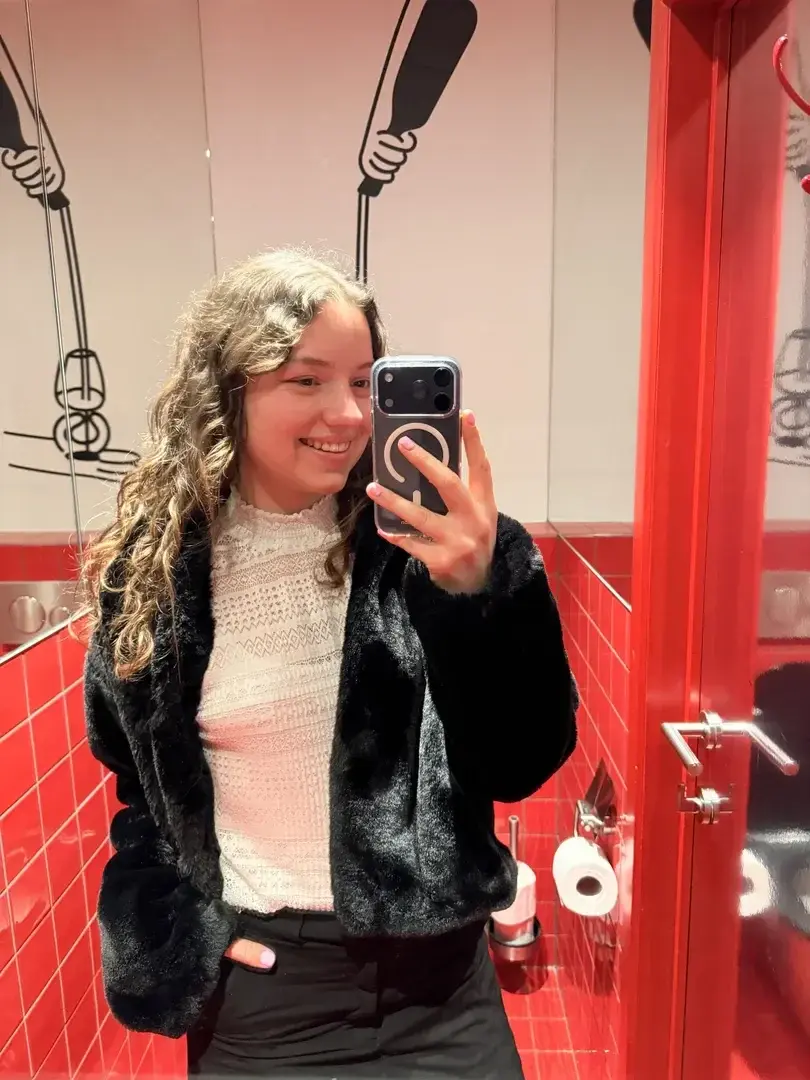 Après une nuit de travail et une journée d’école,un bon petit resto bien mérité 🍽️✨