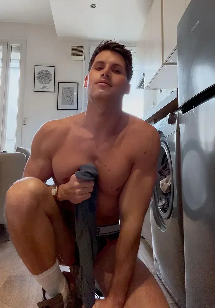 Leak & nude 2 — Benoitd