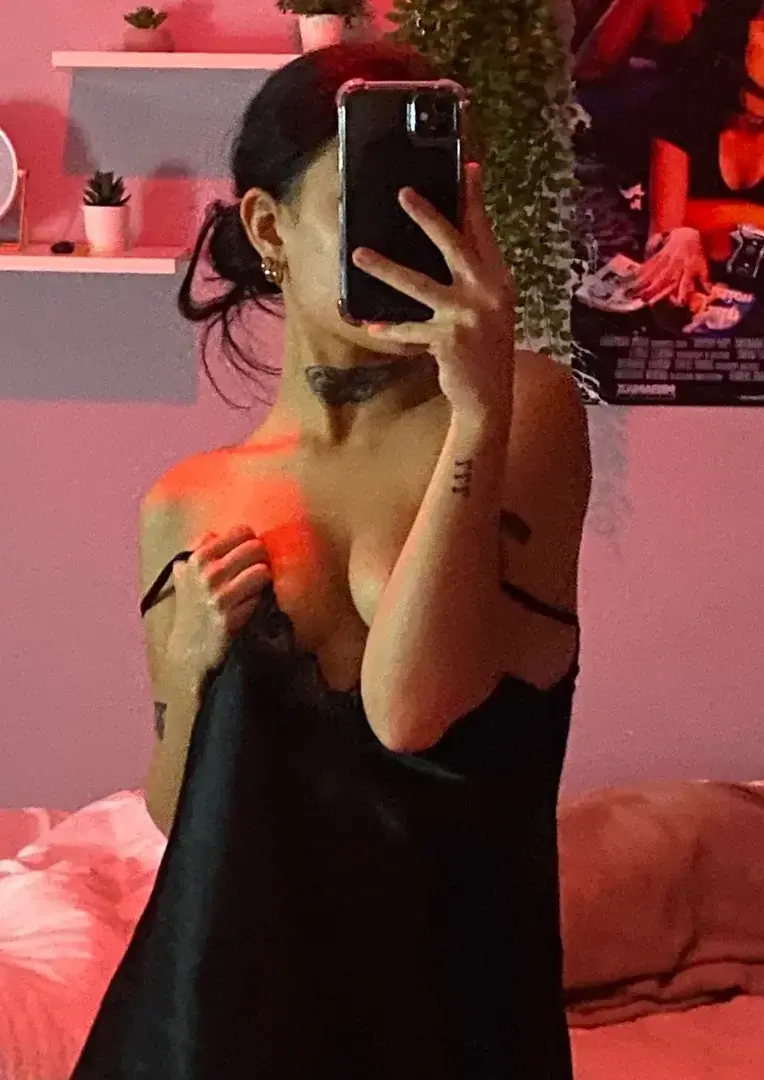Leak & nude MYM — Emilie_rdg : « média » (MYM)