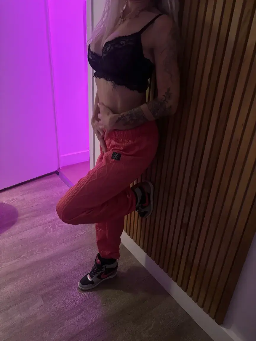 Abonne-toi pour me voir dénudée et bien plus ❤️‍🔥😈#MILF #frenchgirl #sexy