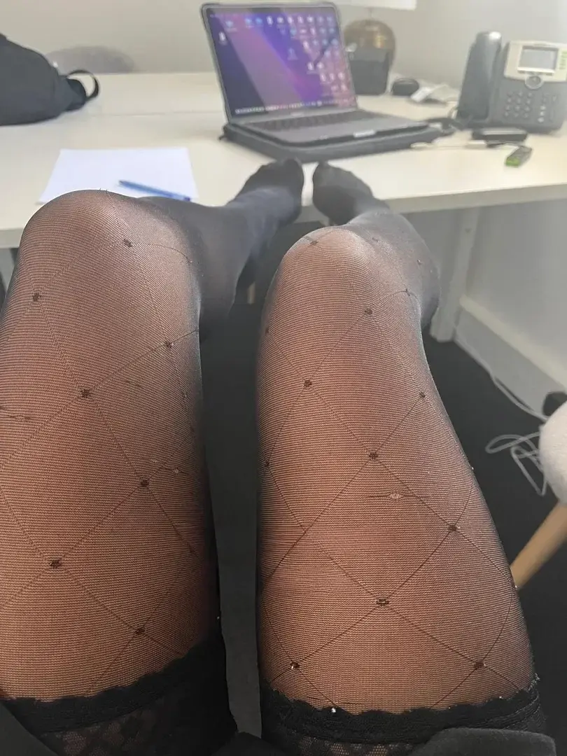 🎁-100% code: ALICIAFREE +1 vidéo gratuite (jusqu’à ce soir 00h)🎁 Heyyy ! 🌸 Suis-moi pour découvrir mon côté caché :) Si tu t’abonne t’aura une vidéo de moi gratuitement en privé 🙈