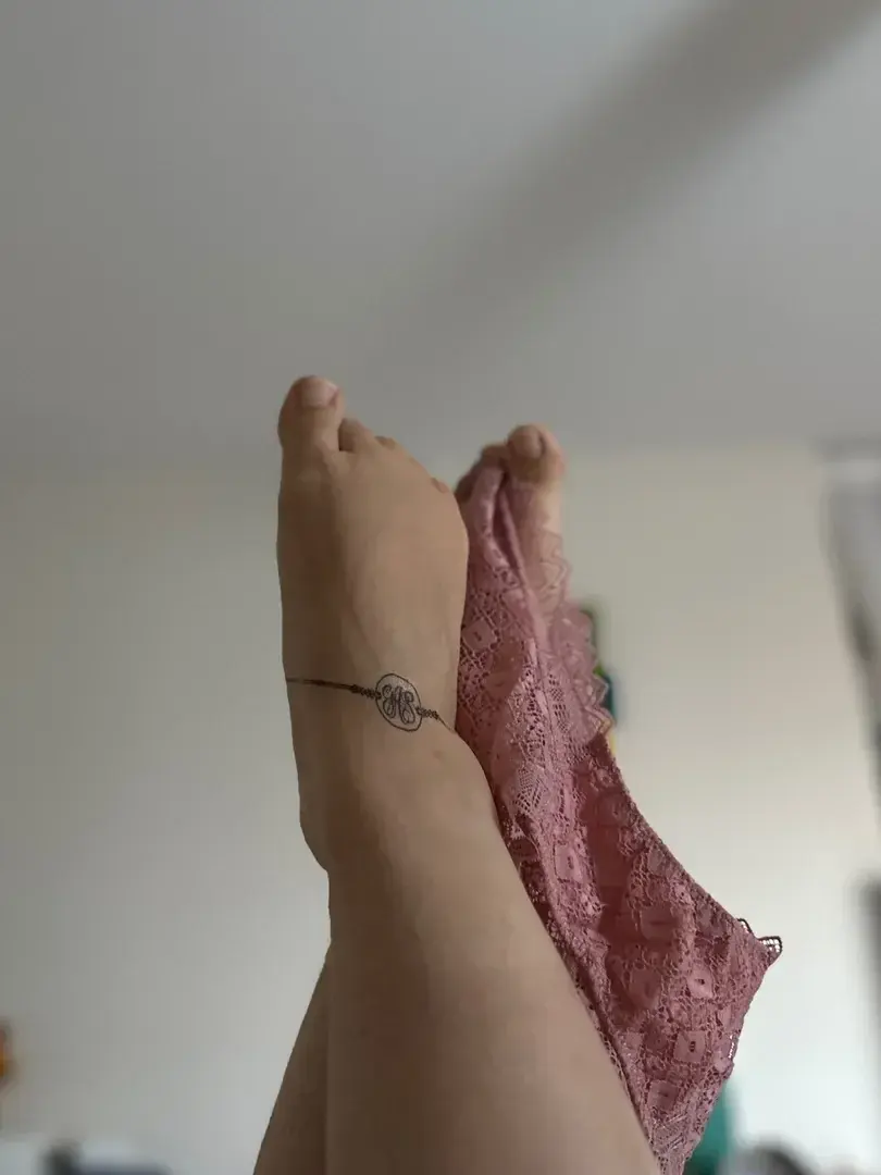 Leak & nude 2 — Sexy_feet_007