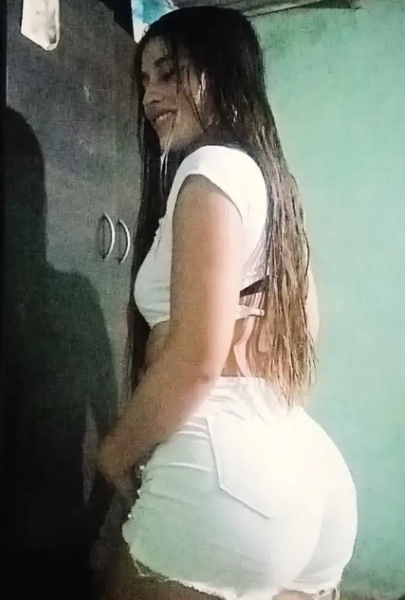 Hello ça va ? Tu passe une bonne semaine? 🍑Mon code pour avoir l’abonnement gratuitest : GRATUITSEXJe sélectionne des personnes pour tourner des vidéos avec moi ! Si tu prend un média privé ❤️j’aime beaucoup le sexe, j’aime me faire defoncer ma grosse chat* comme une chienn*, j’aime quand ont me traite comme une put* mais j’aime aussi avoir des chiens 🍒🔞