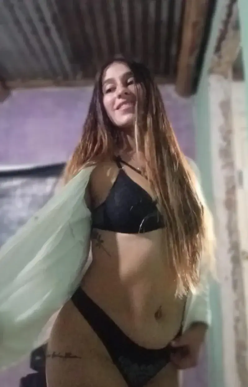 Hello ça va ? Tu passe une bonne semaine? 🍑Mon code pour avoir l’abonnement gratuitest : GRATUITSEXJe sélectionne des personnes pour tourner des vidéos avec moi ! Si tu prend un média privé ❤️j’aime beaucoup le sexe, j’aime me faire defoncer ma grosse chat* comme une chienn*, j’aime quand ont me traite comme une put* mais j’aime aussi avoir des chiens 🍒🔞