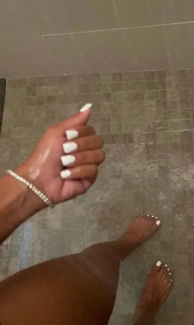 Leak & nude 3 — Salopesoumise
