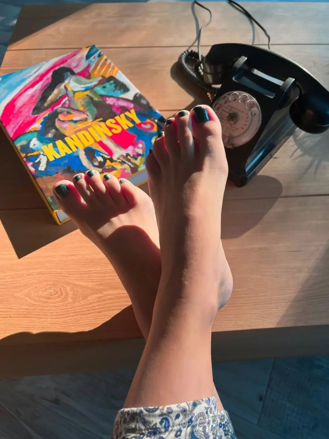 Leak & nude 1 — Le_pied_nu