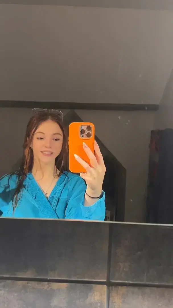 Leak public de Chicalouu — « description de la photo » (nude) sur MYM