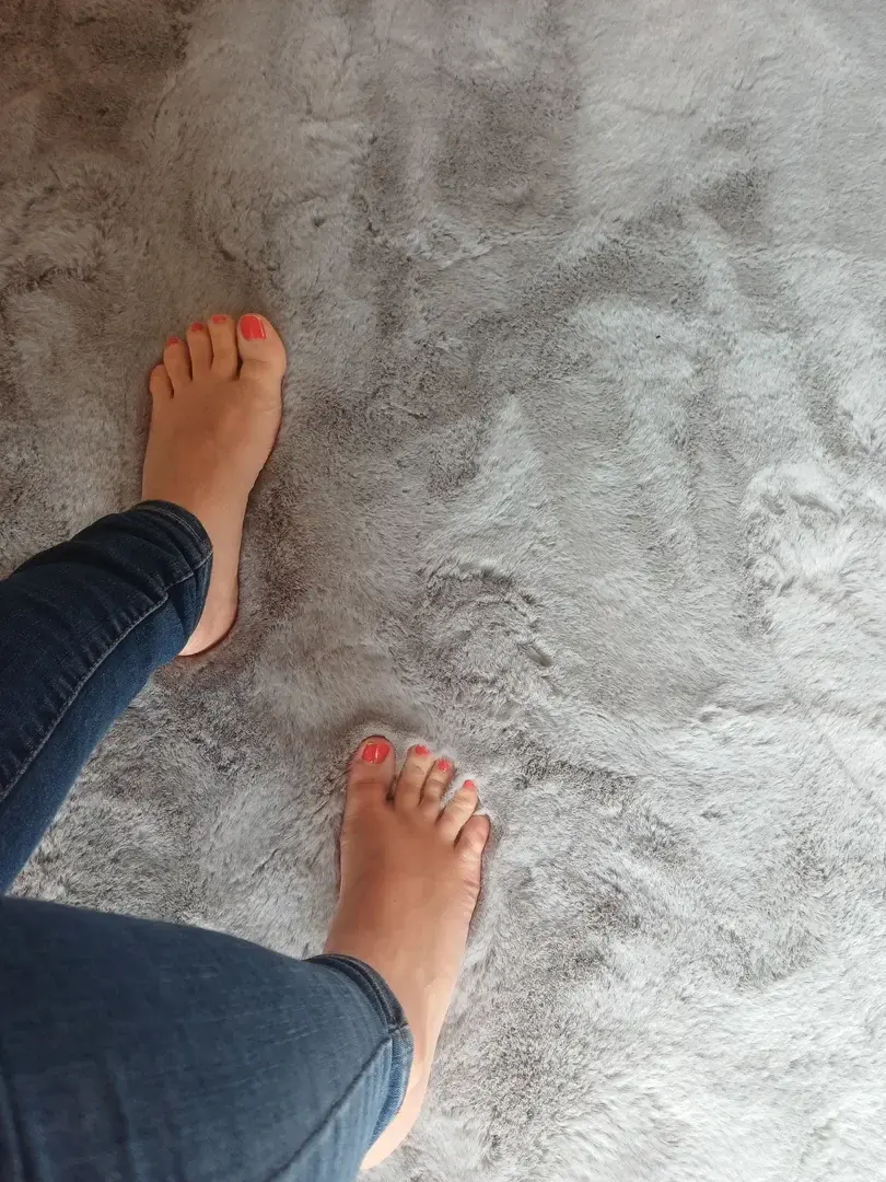 Leak & nude 3 — Lea255_pieds_feetlovers