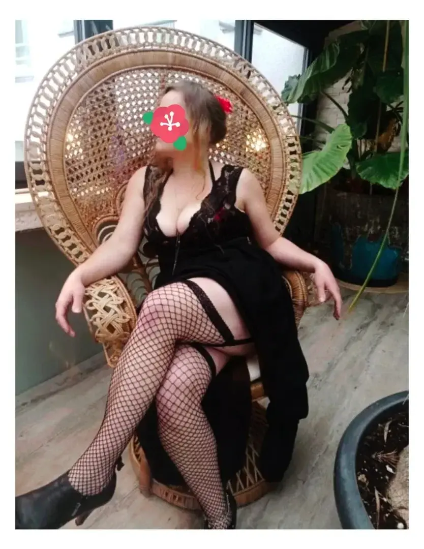 I'm back 🥰 😘No porno here but sensuality and domination 😈