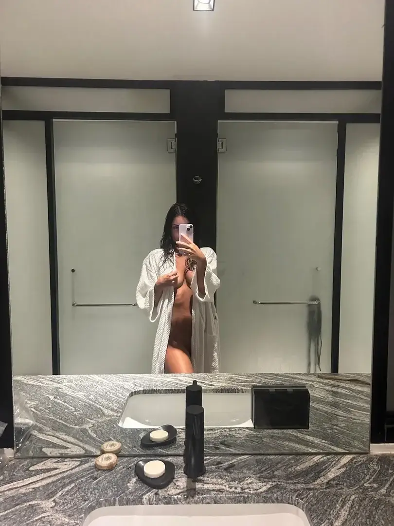Leak & nude 4 — Sachavulvet