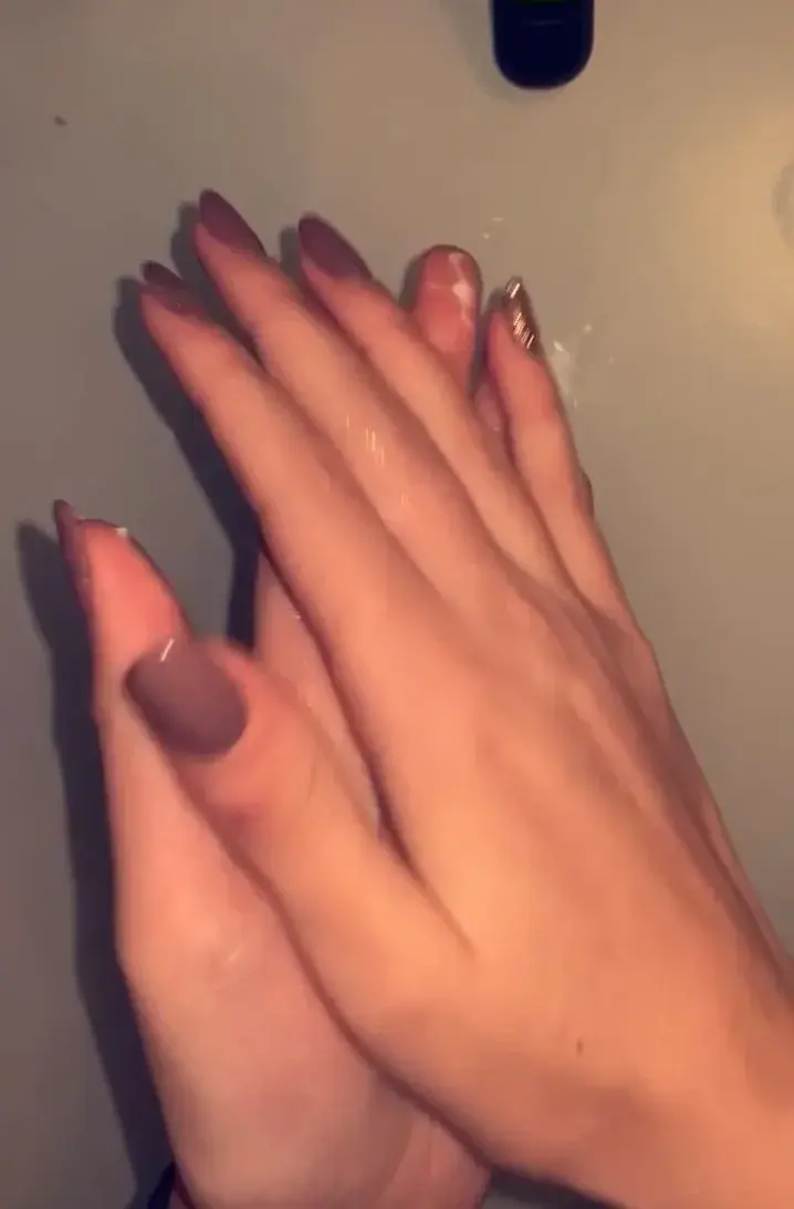 Leak & nude 2 — Merveilleuxpieds