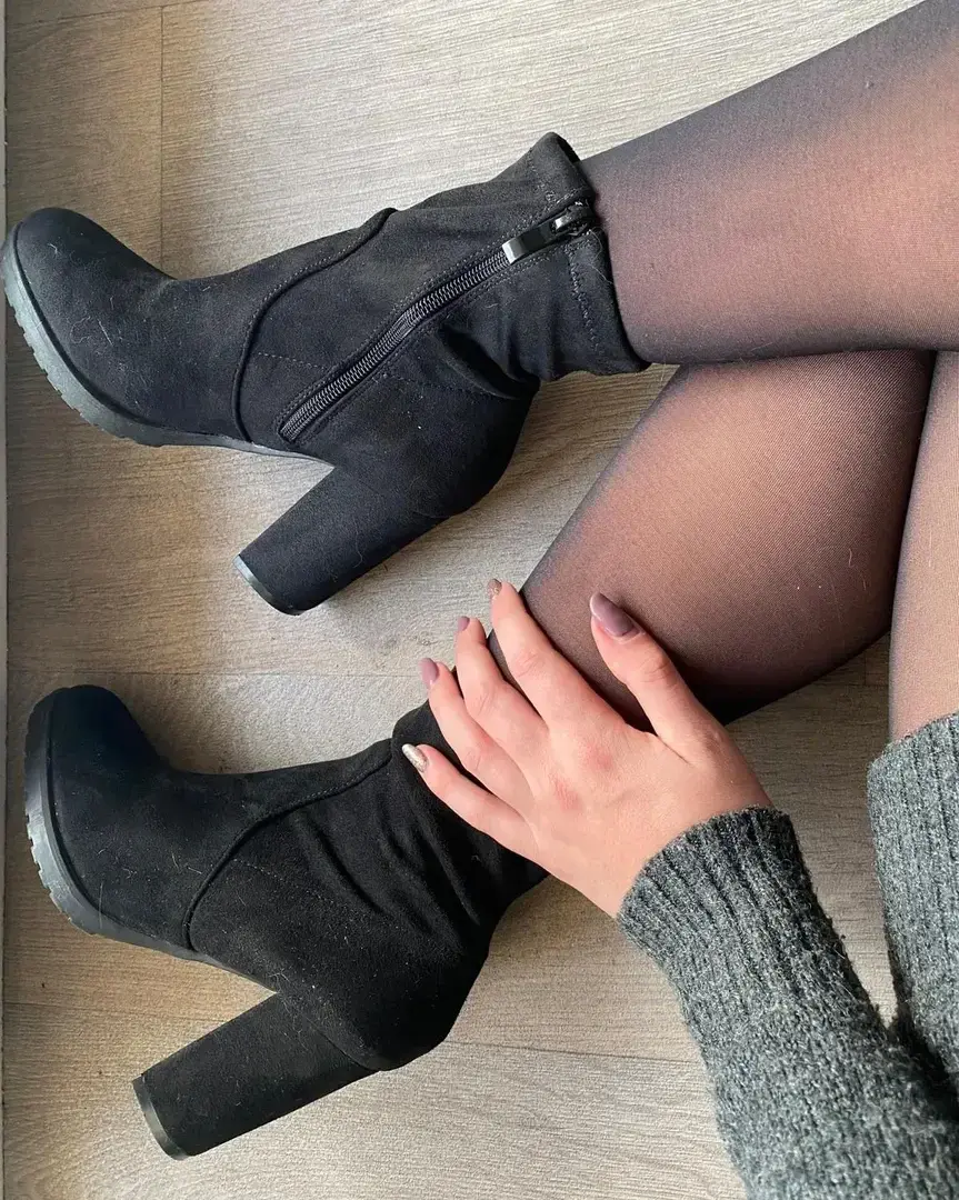 Leak & nude 3 — Merveilleuxpieds