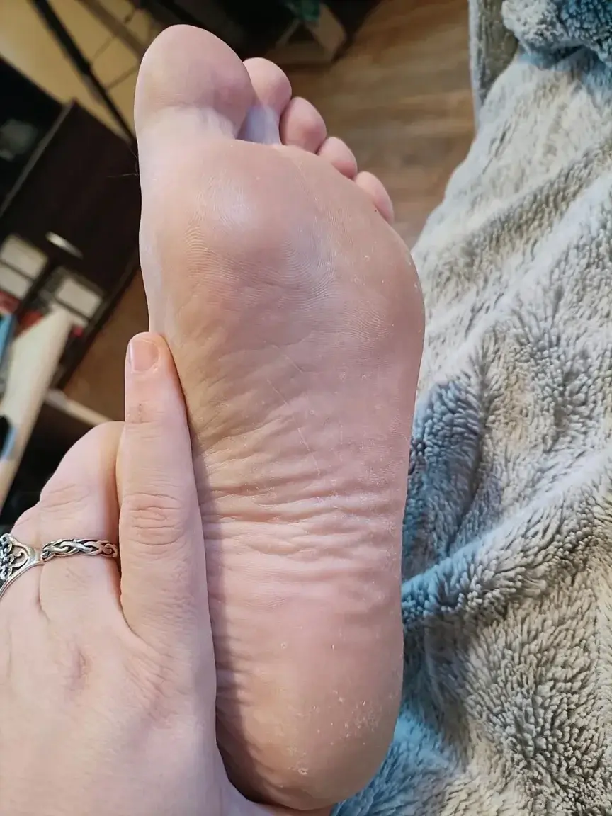 J'aime tenir mon pied comme ça