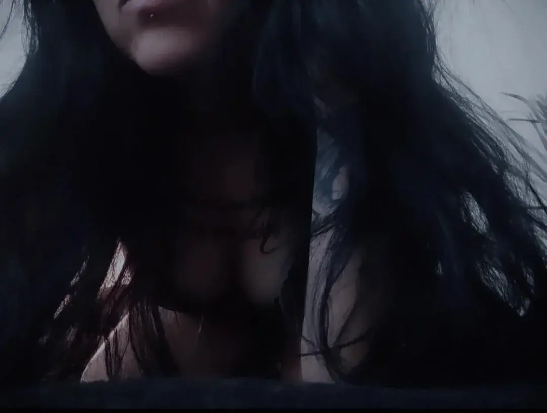 Leak & nude MYM — Jhenn : « Cut my life into piecesThis is my last resort » (MYM)