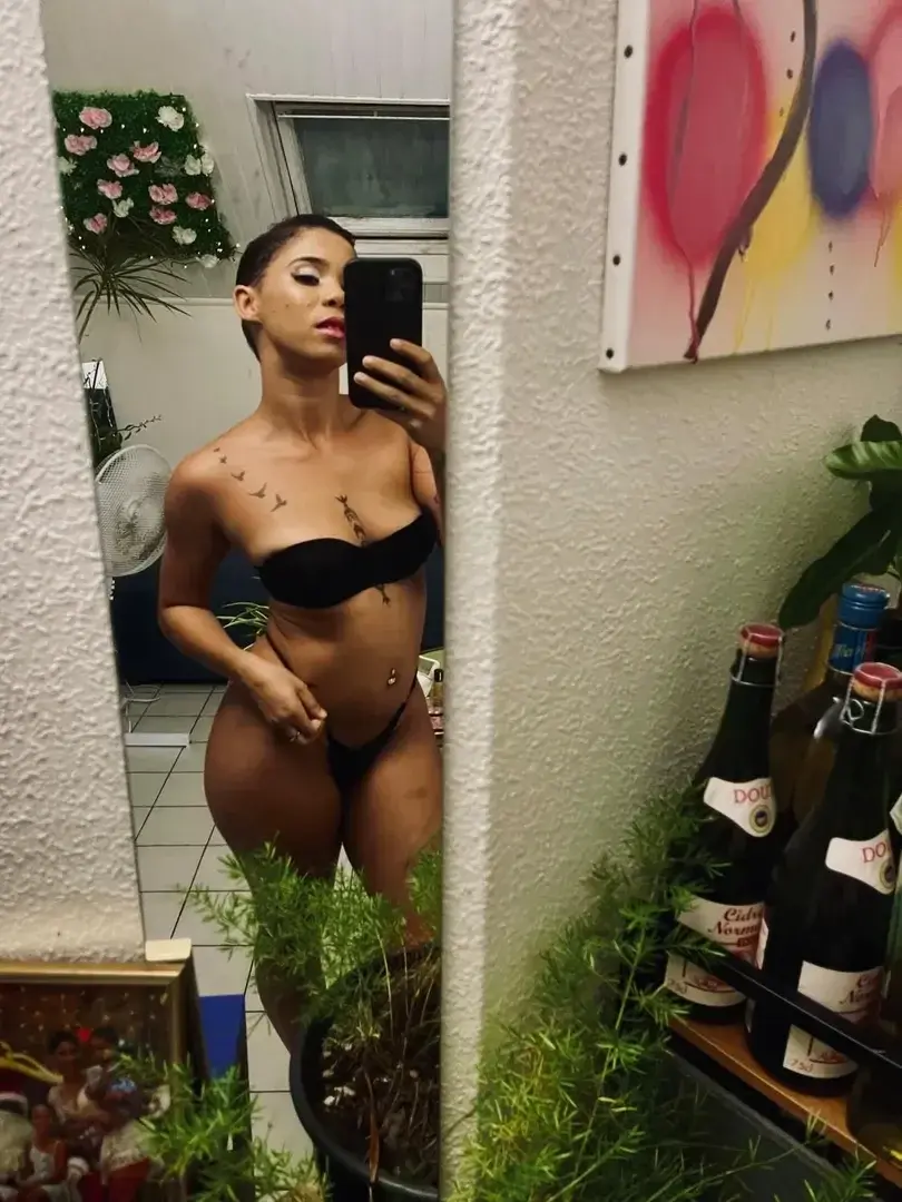 Shengen - Photo exclusive MYM 6 | French Modèles