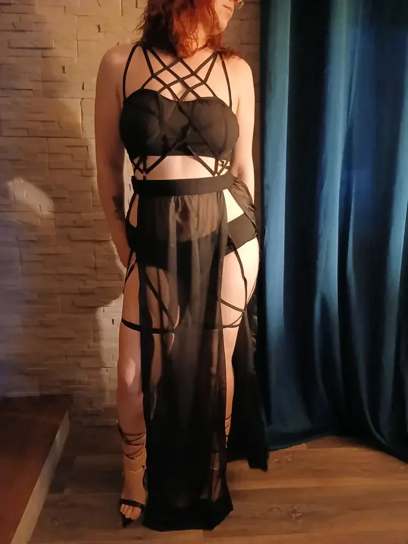 Leak & nude MYM — Flora_vn : « Tu aime ma nouvelle tenue? » (MYM)