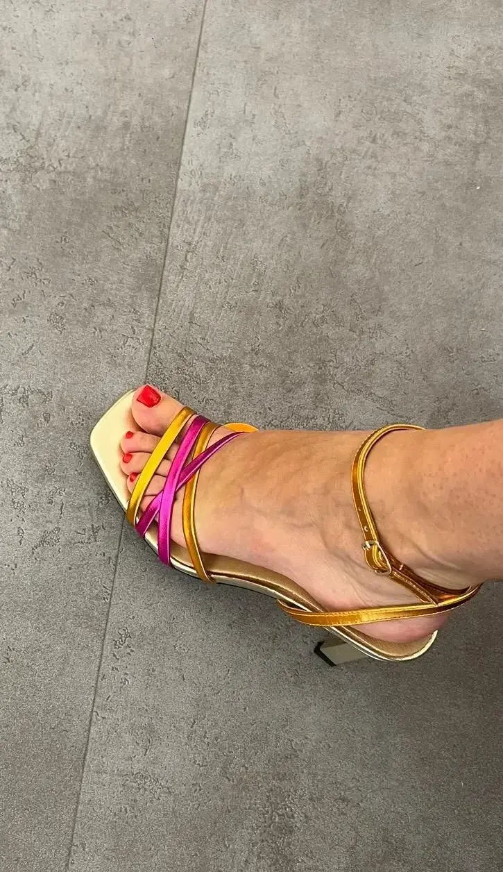 Leak & nude 2 — Louboutinne