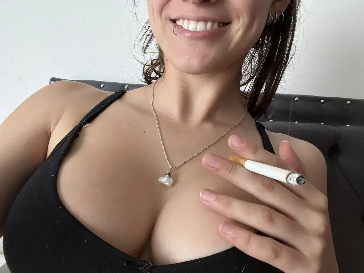 Leak & nude MYM — Sucette-girl : « code SUCETTEGIRL pour venir t'abonner gratuitement et papoter avec moi :) » (MYM)