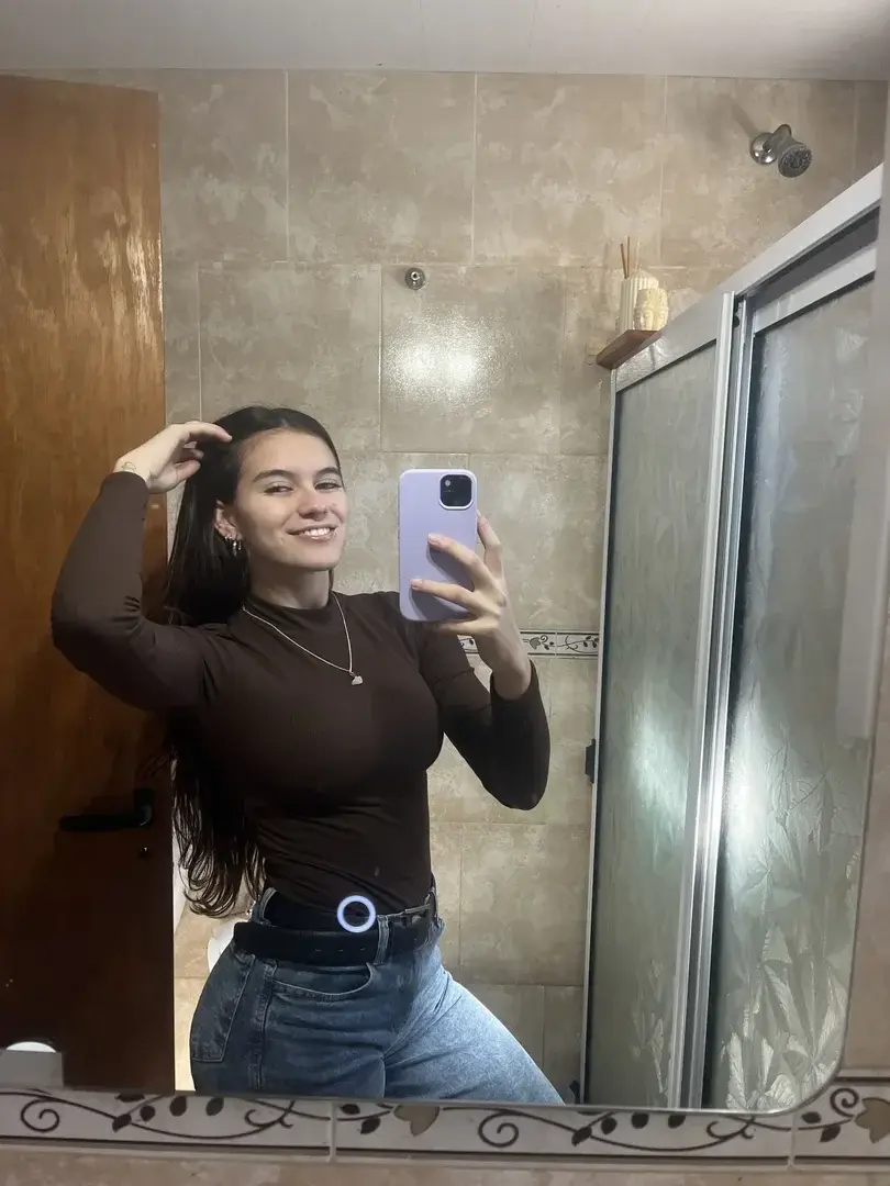 Leak & nude MYM — Sucette-girl : « code SUCETTEGIRL pour venir t'abonner gratuitement et papoter avec moi :) » (MYM)