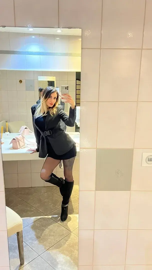 Leak public de Chloesanchez — « rejoins moi 💋 » (nude) sur MYM