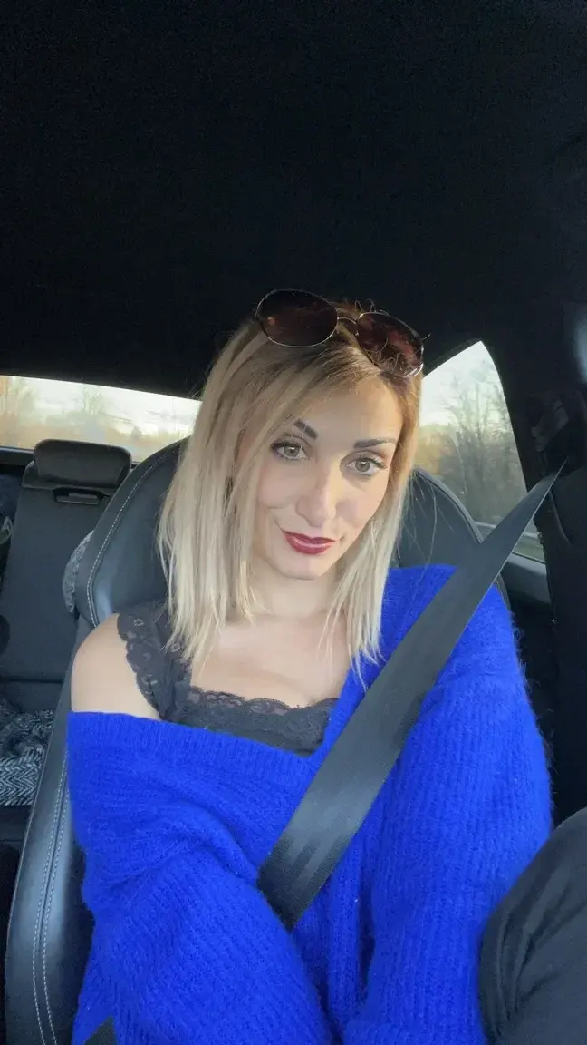 Leak & nude MYM — chloesanchez : « Mon abo mym gratuit, pas besoin de code ❤️ » (MYM)