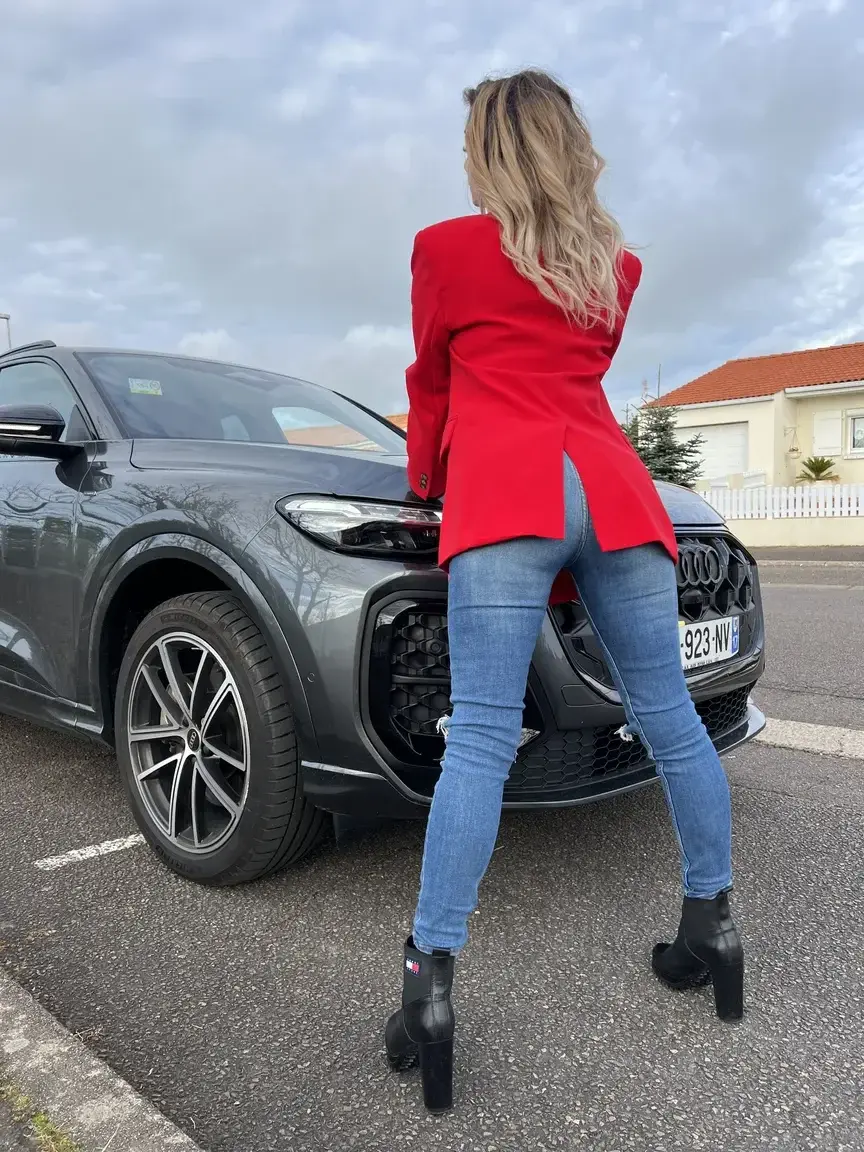 Leak & nude MYM — chloesanchez : « fouille moi mais attention avec ta matraque 🤭rejoins moi pour en voire beaucoup plus 😉 en plus mon abonnement est gratuit ☺️ » (MYM)