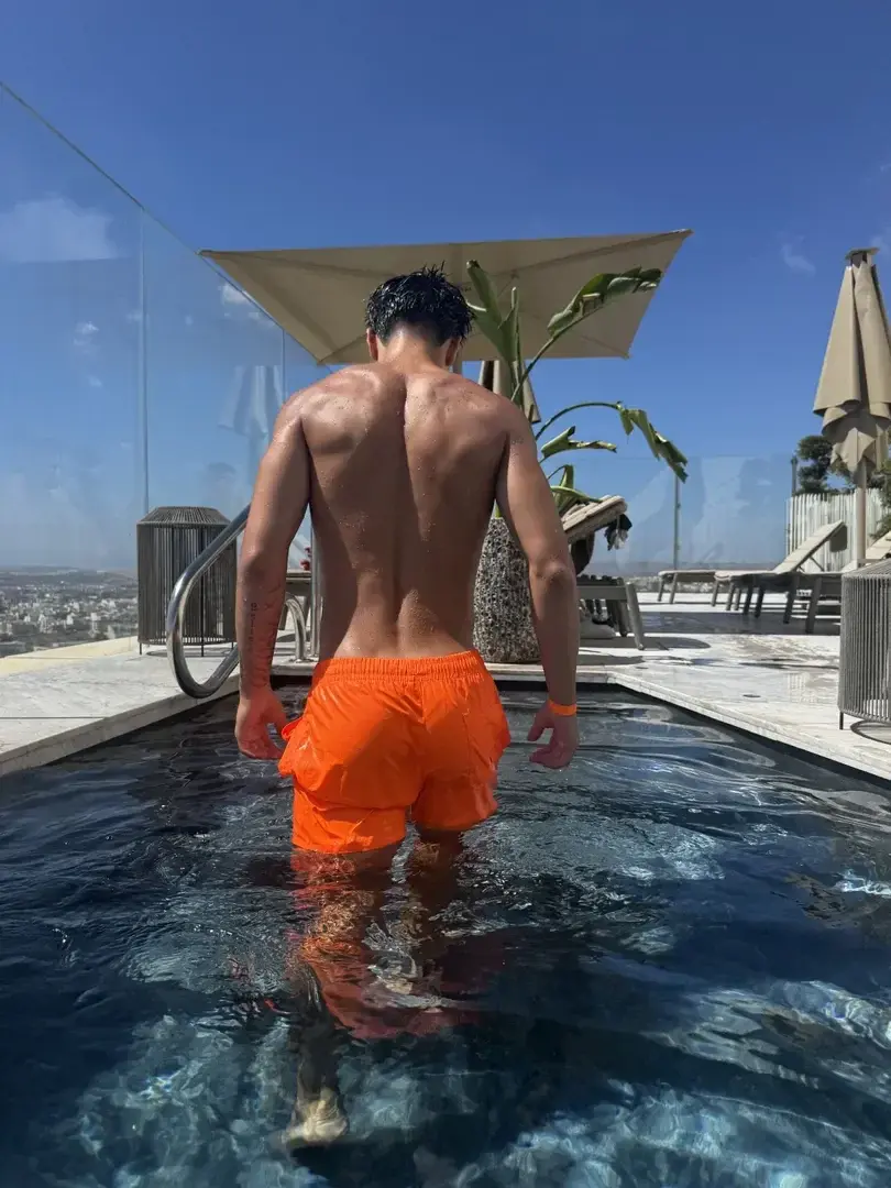 Aperçu public — Lucasblgn : « média » (MYM) — pas un leak