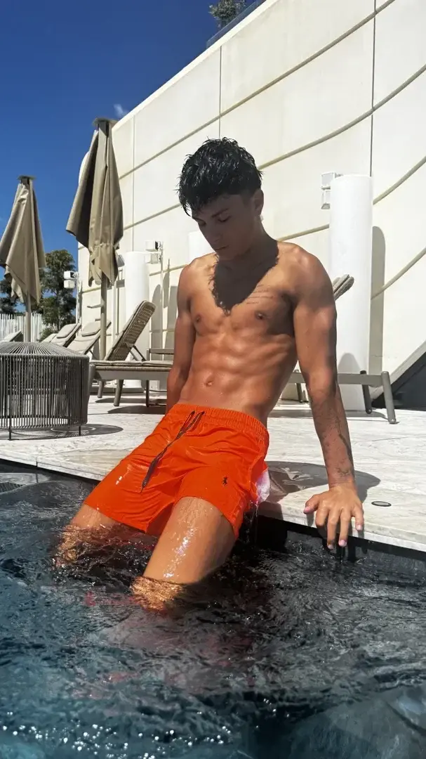 Aperçu public — Lucasblgn : « média » (MYM) — pas un leak