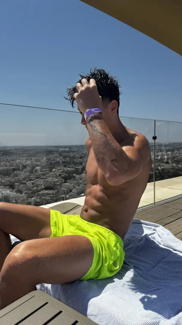 Aperçu public — Lucasblgn : « média » (MYM) — pas un leak