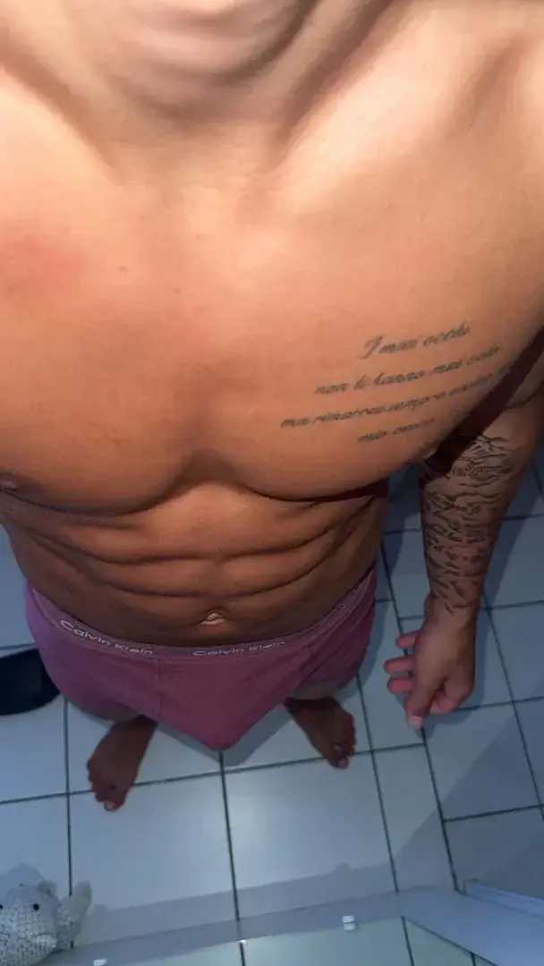 Aperçu public — Lucasblgn : « média » (MYM) — pas un leak