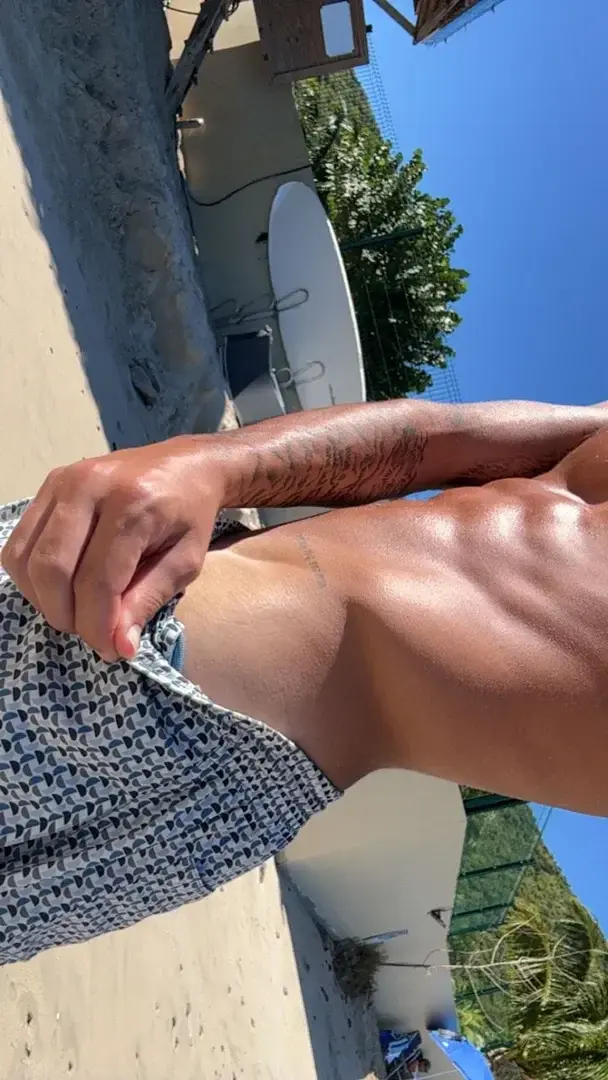 Aperçu public — Lucasblgn : « média » (MYM) — pas un leak