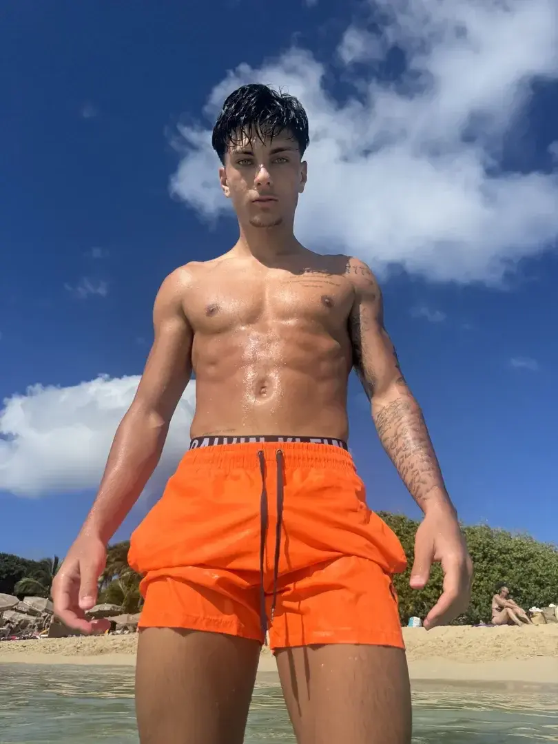 Aperçu public — Lucasblgn : « tu aimes la vu ?? » (MYM) — pas un leak