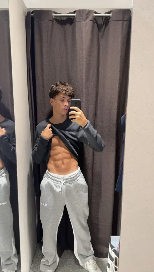 Aperçu public — Lucasblgn : « média » (MYM) — pas un leak