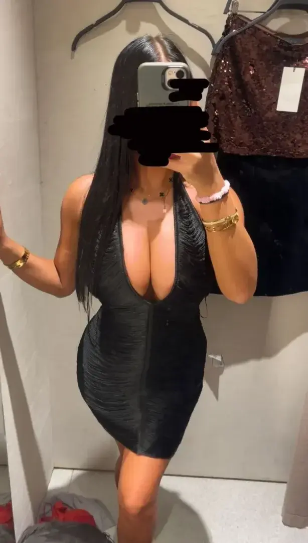 Viens me dire en privé une note sur ma robe baby👅👅🩷