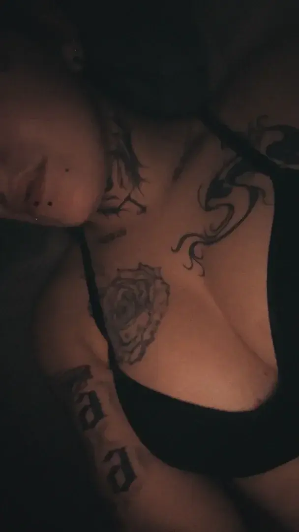 Leak & nude MYM — Tattoogirlyy666 : « 🖤🖤 » (MYM)