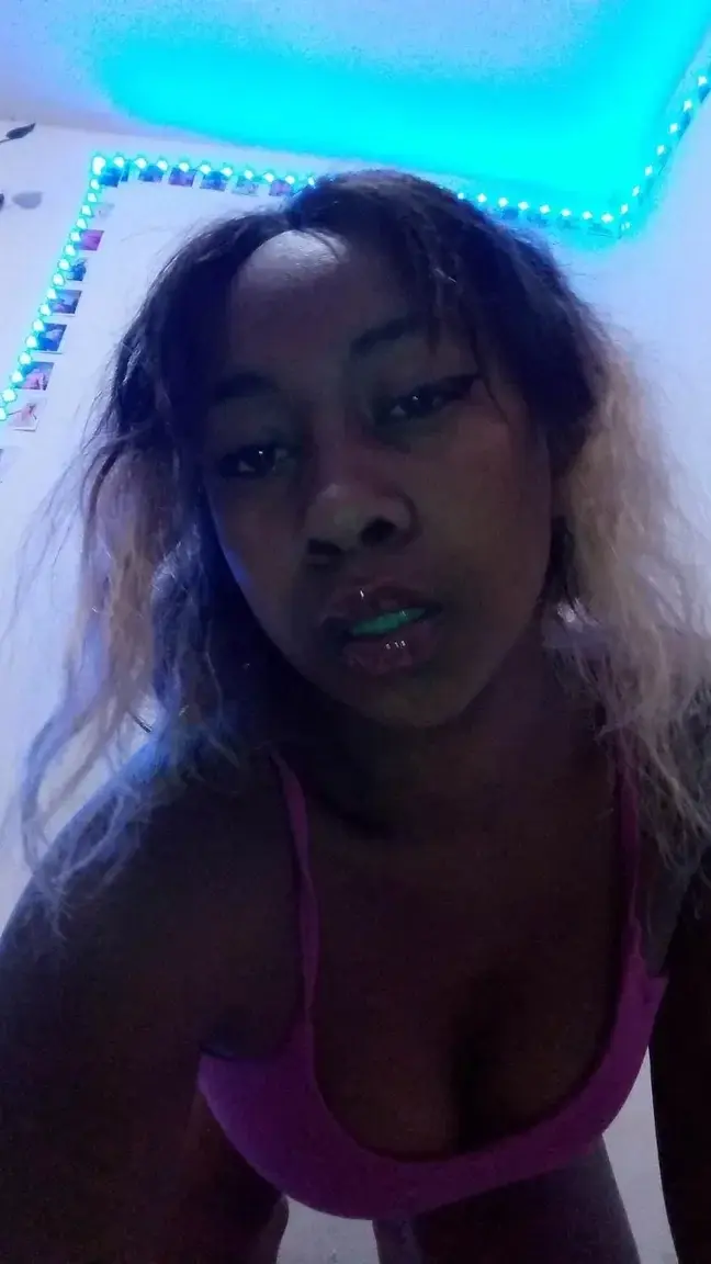 Cc mon chou 😘Je fais mon abonnement en ce moment a 3€ avec le code MYM70 😉Crois moi, tu ne vais pas être déçu de mes vidéos 😁🥵#Paris #Limoges #Marseille #Tours #Versailles #Lyon #Toulouse #Perpignan #Nice #Nantes #Strasbourg #metisse #Montpellier #Bordeaux #Lille #Rennes #Cannes #Antibes #Toulon #nude #Monaco #Libertine #sex #sexe #Ebony #métisse #nude #girl #nudenails #like #hot #love #curlyhair #metissegirl #metissage #reunionisland #mixed