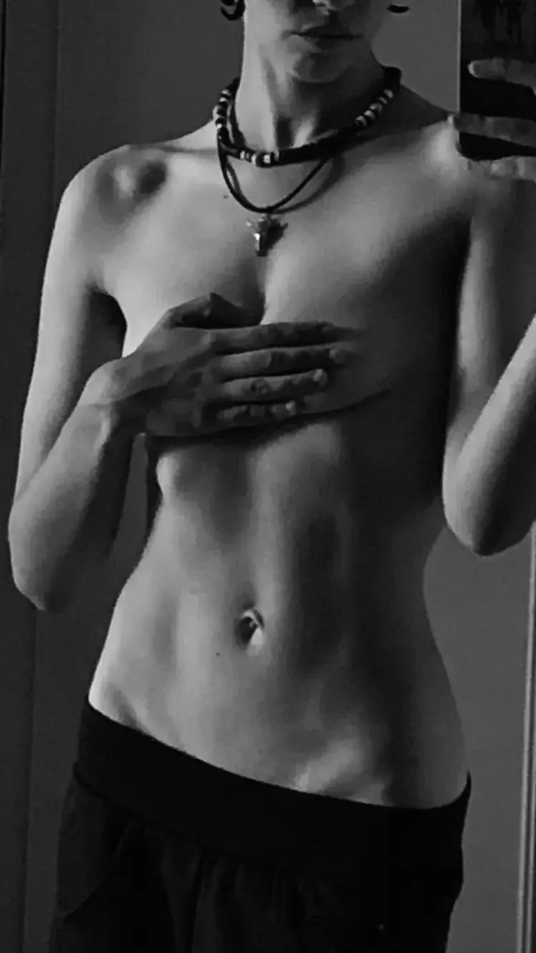 Leak & nude 1 — Seabird