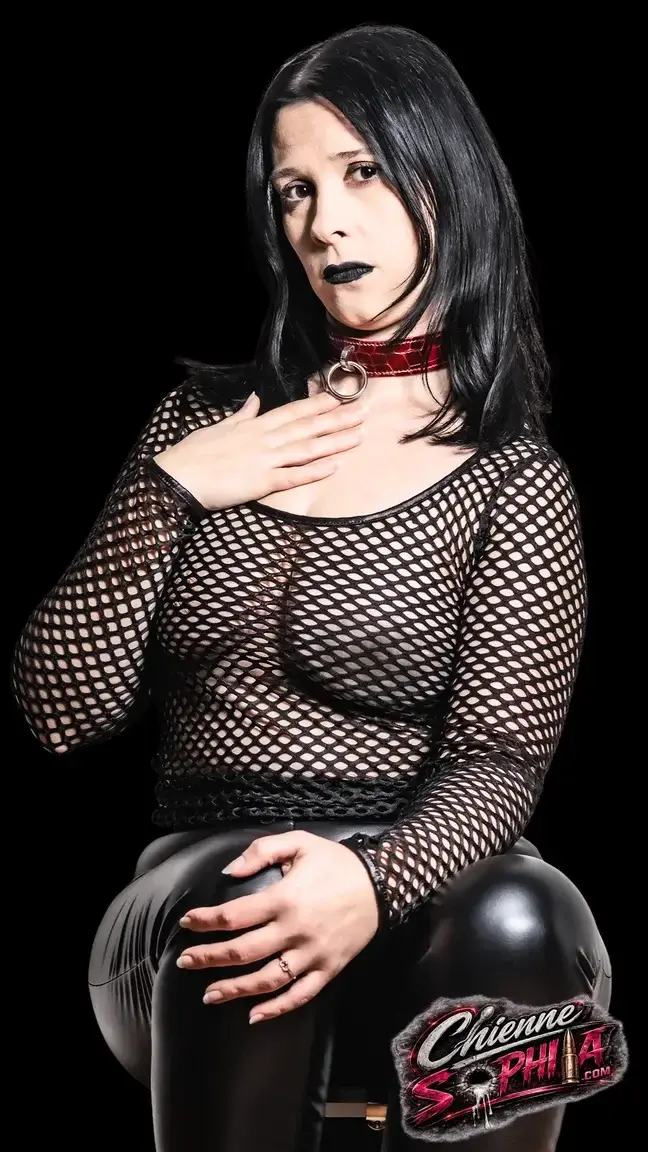 Leak & nude MYM — Chiennesophia : « Sophia Bad Girl c'est moi !!#dark #gothique #badgirl » (MYM)