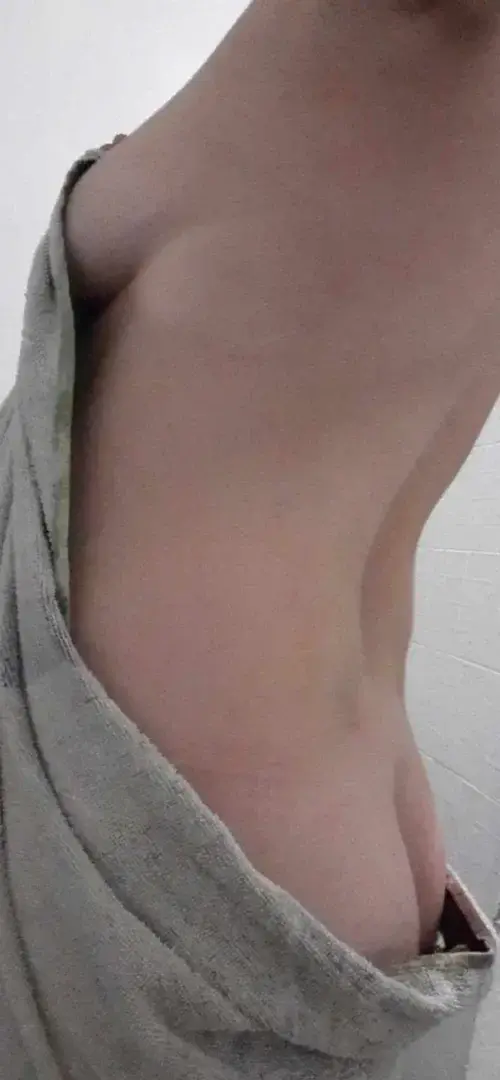 Leak & nude 1 — Lapetitebretonnelibertine