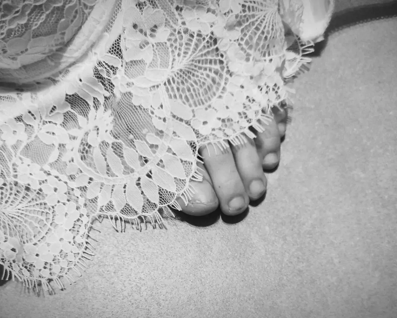 Leak & nude 2 — Pieds-coquin