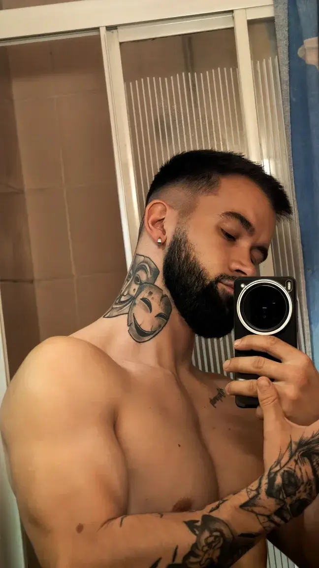 Leak & nude 4 — M_rco