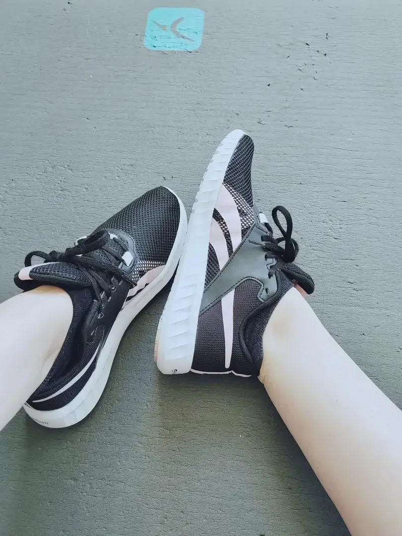 Leak & nude MYM — Feet_infrance : « Workout for cleaning my head with "this is league of legends" in my headphones. What's your music for sport? » (MYM)