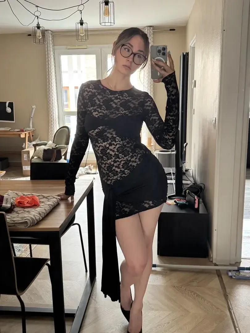 Leak public de Lupi — « Gratuit ne veut pas dire ordinaire 😈 subscribe & come talk to me in private » (nude) sur MYM