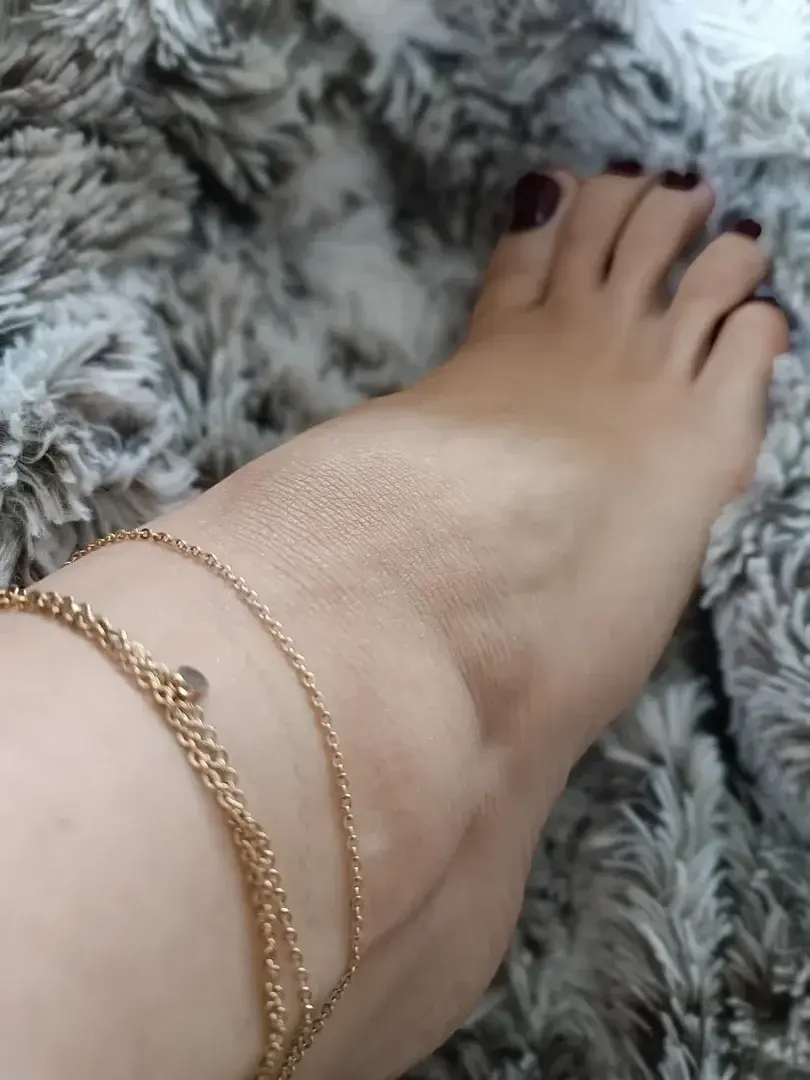 Photo de couverture de Pieds_paillettes