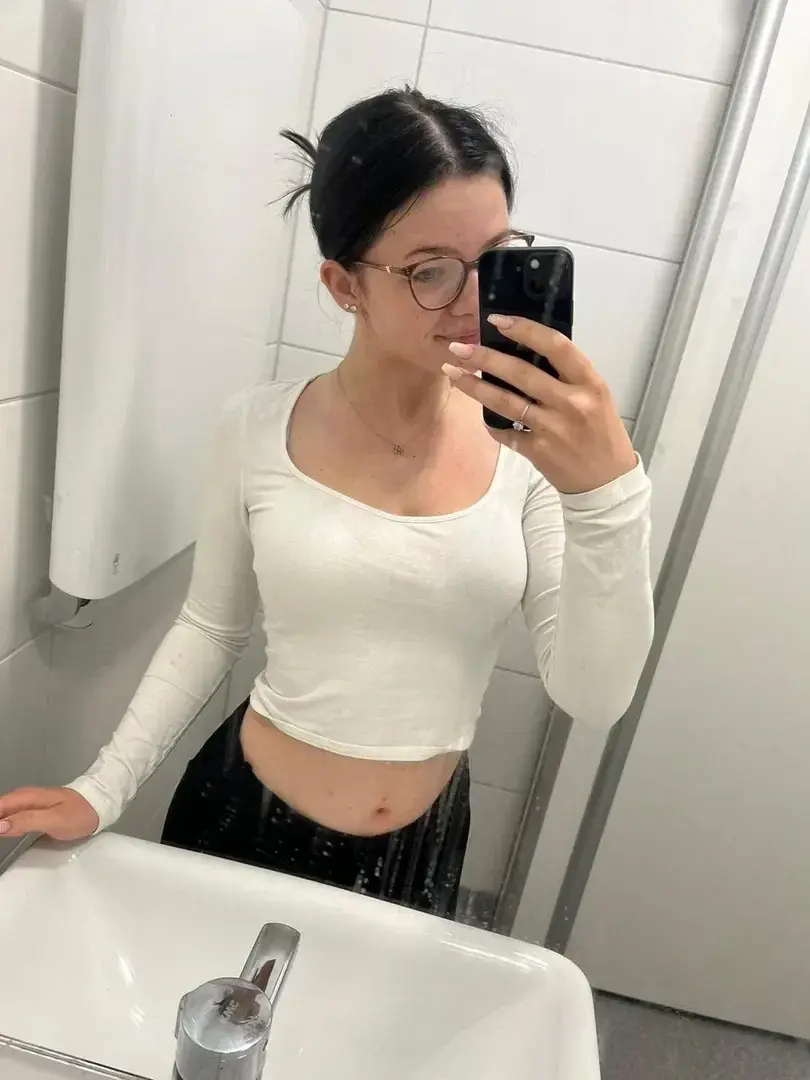 Leak & nude 1 — Roxi_black