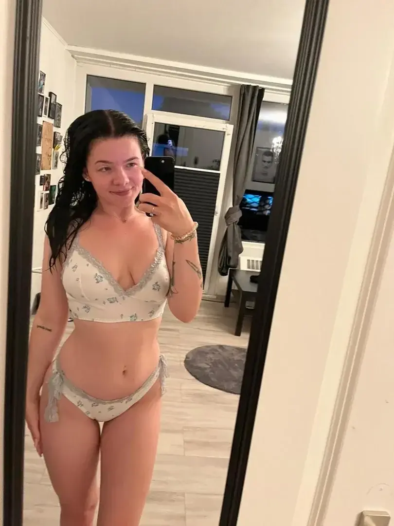 Leak & nude 2 — Roxi_black