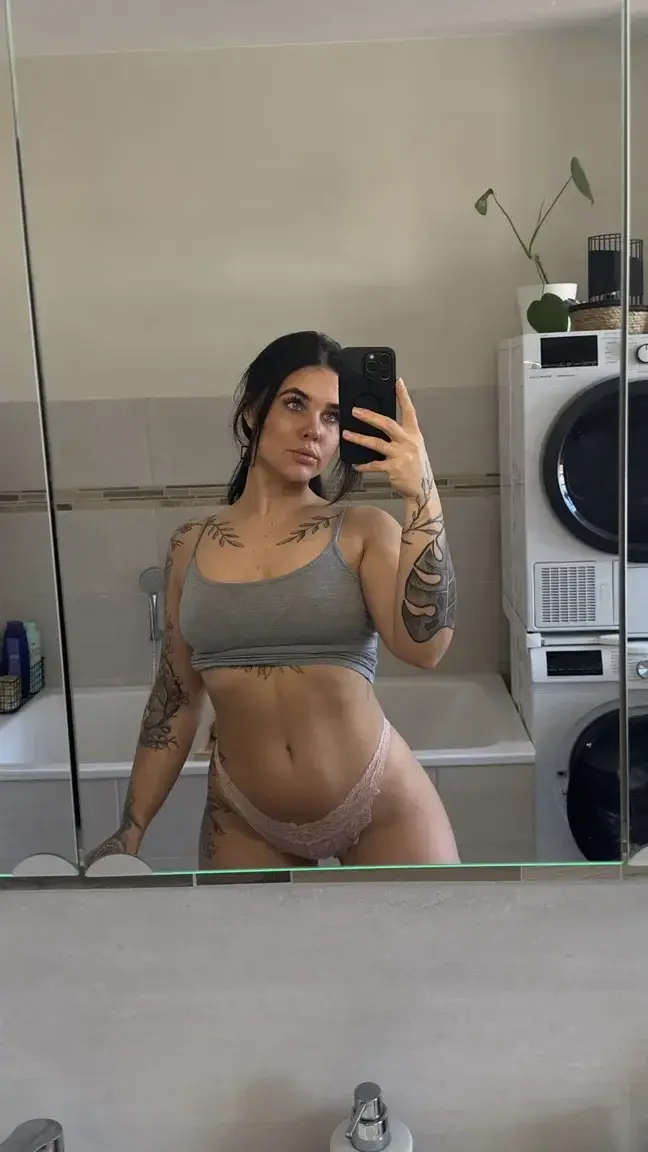 Leak & nude 6 — Kimethiee