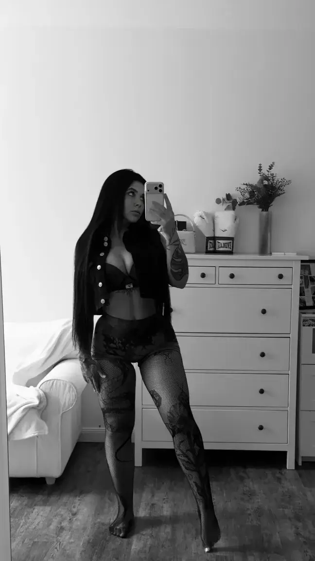 Es ist so heiß draußen 🥵🔥