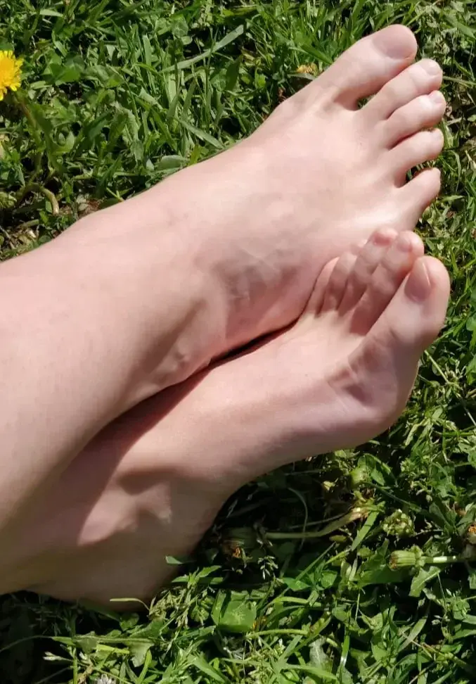 Leak & nude 1 — Piedestes