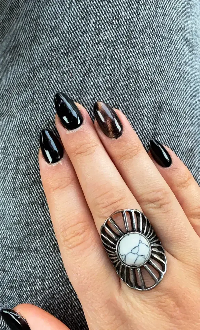 Leak & nude 2 — Knails